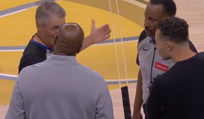 vip 注册地址-NBA官宣终身禁赛!文班亚马???|NBA总决赛|球迷|合影|比赛|球员_新浪体育_新浪新闻